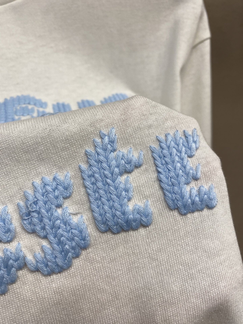 l0vis Vvtt0n shirt